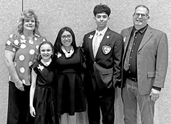 FBLA Officer Training Camp attendees (L to R) Middle Level advisor Dana Armstrong, Texas Middle Level Ambassador Anna Henry, Texas Middle Level Ambassador Mallory Mancera, Texas State Vice President Isaac Hernandez, High School Advisor John Whitten Courtesy photo