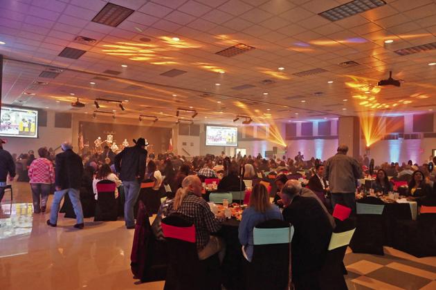 Chamber of Commerce celebrates with banquet