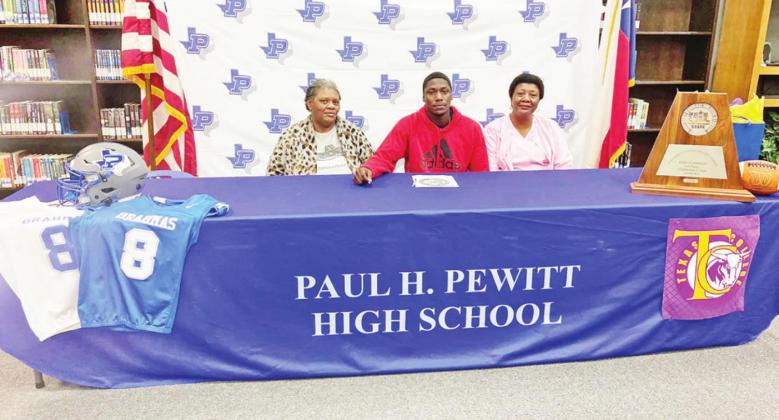 Bull to run with Steers: Hill signs with Texas College