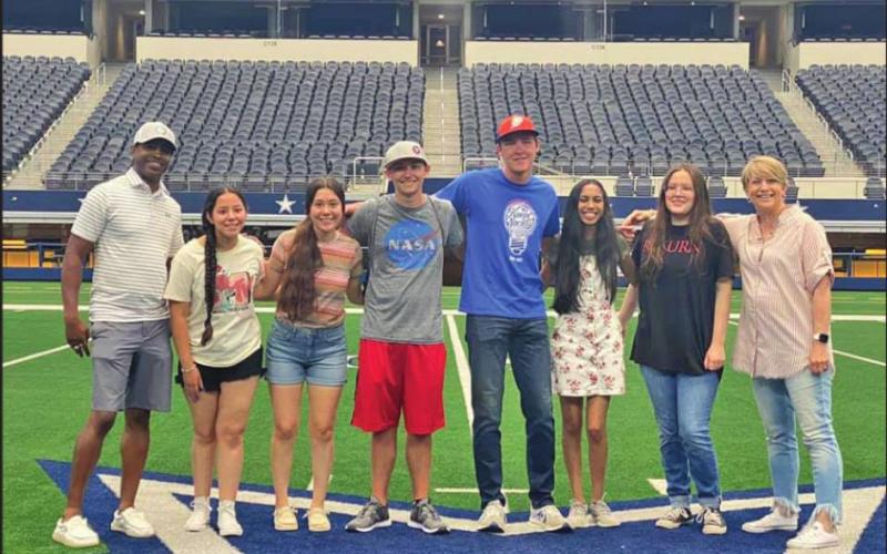 Chapel Hill FBLA treated to Dallas getaway for FBLA nationals