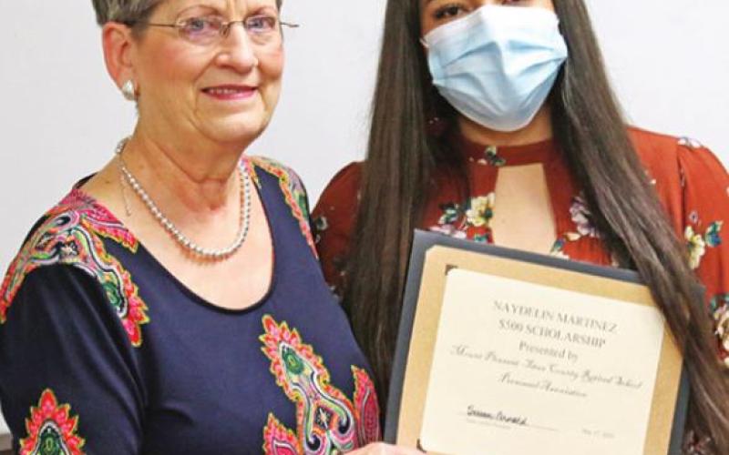 Retired Teachers Association gives