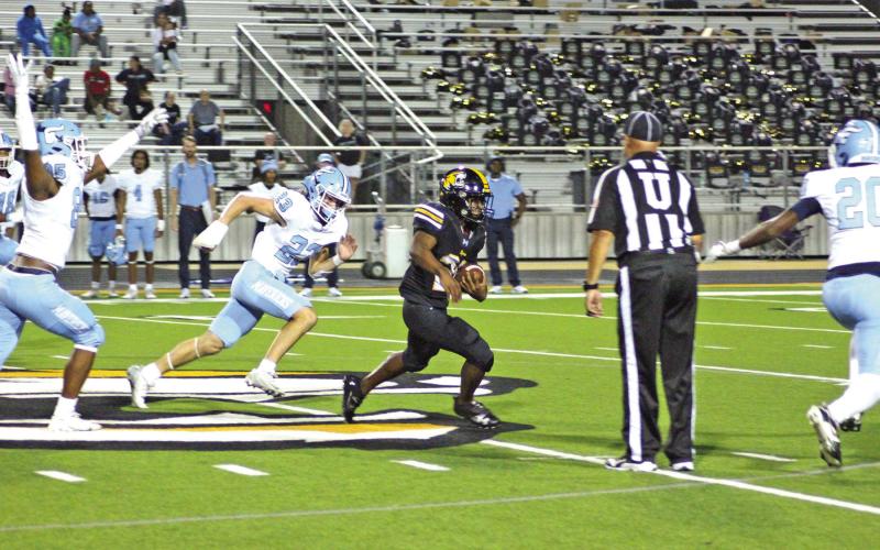 Tony Grant and the Mount Pleasant Tigers evened their district record at 1-1 after a 17-7 win over Marshall last week. The Tigers travel to Nacogdoches this week to take on the Dragons. TRIBUNE PHOTO / QUINTEN BOYD