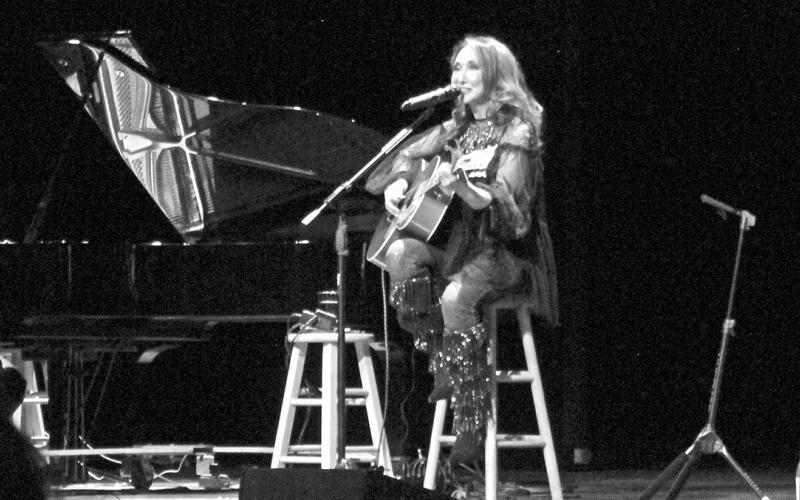 A kickback of country: Grammy Award-winning singer Pam Tillis performs at NTCC