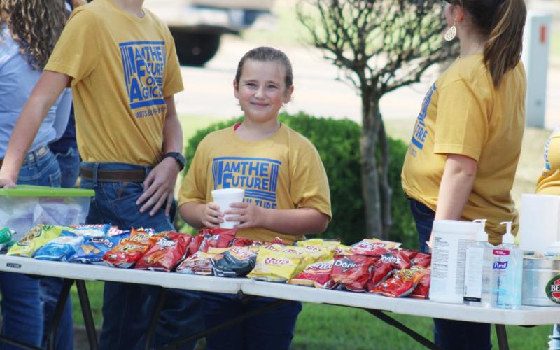 Chamber hosts burger party