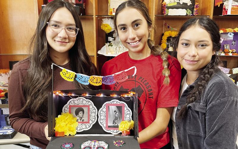 MPHS Spanish classes celebrate Día de los Muertos