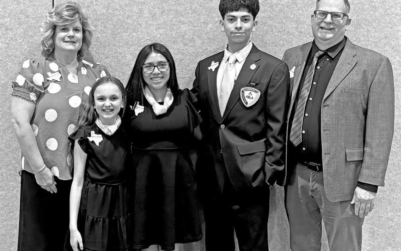 FBLA Officer Training Camp attendees (L to R) Middle Level advisor Dana Armstrong, Texas Middle Level Ambassador Anna Henry, Texas Middle Level Ambassador Mallory Mancera, Texas State Vice President Isaac Hernandez, High School Advisor John Whitten Courtesy photo