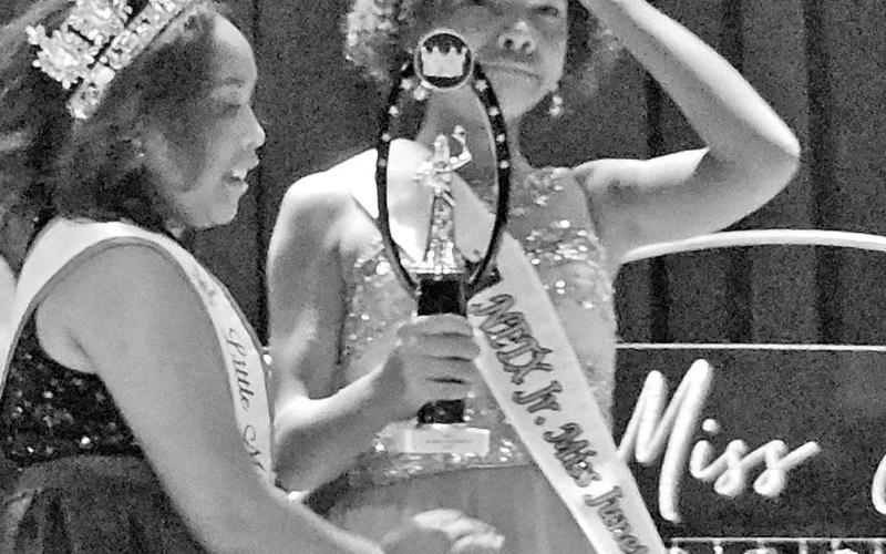 JayleeWaregetsmistyeyedasshegetscrownedasJr.MissJuneteenth