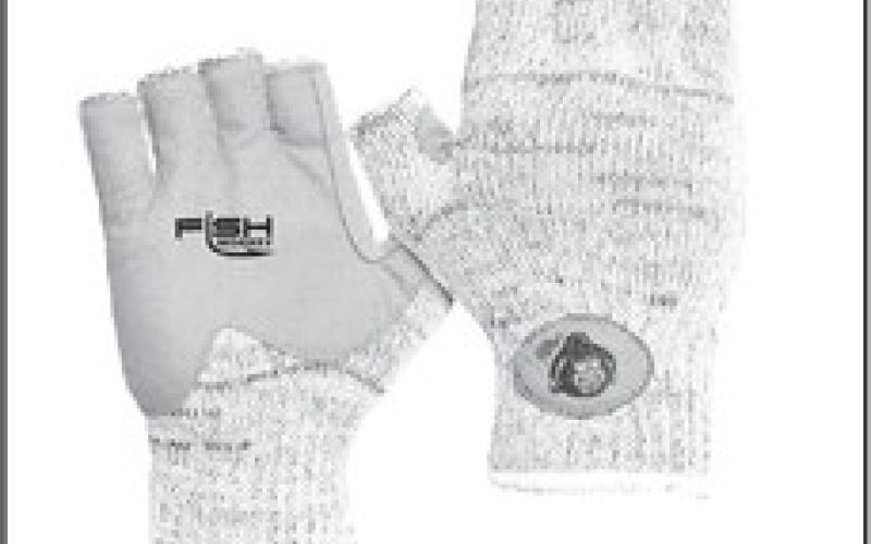 The half-fingered fishing gloves are fashioned from wool to provide excellent insulation while wicking moisture away from the hands to help keep them warm. The gloves have a synthetic leather palm to provide additional support and prevent slippage. FISH MONKEY PHOTO