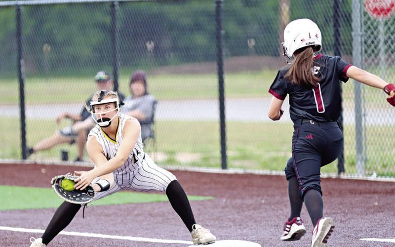 Lady Tigers 5, Pine Tree 1
