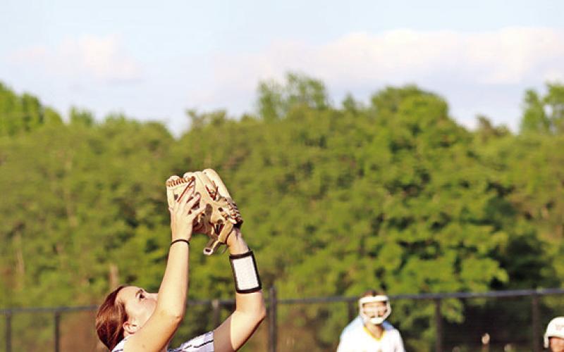 Lady Tigers 5, Pine Tree 1