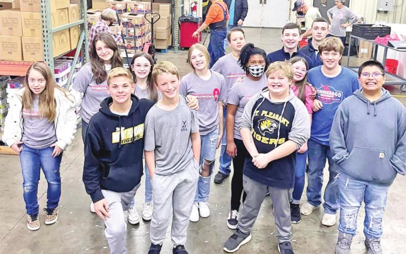 FBLA students lend a hand