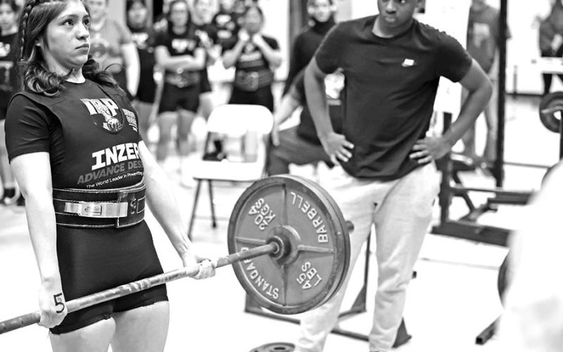 Jasmine Landaverde completes a dead lift
