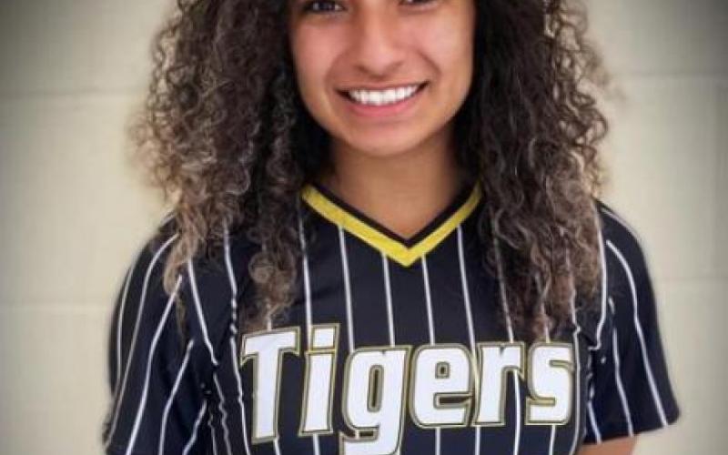 Outfielders: JALISSA ALVAREZ
