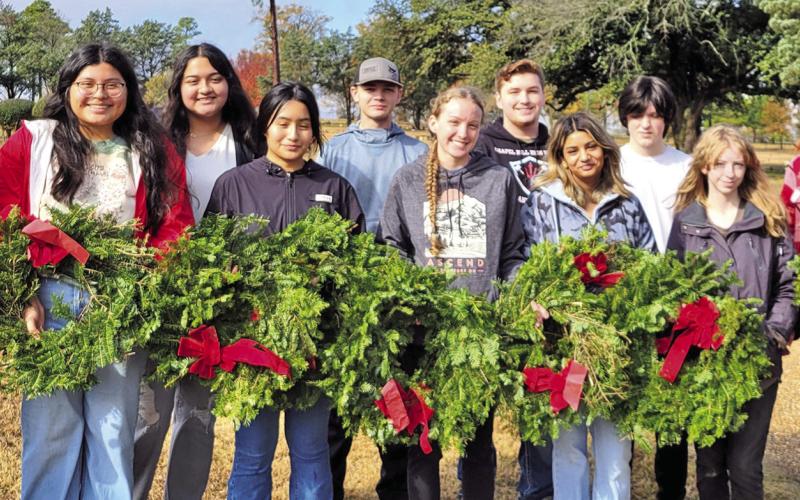 Chapel Hill HS National Honor Society participates in Wreaths Across America