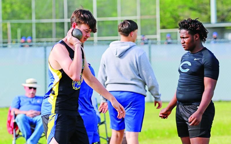 Rebels, Bulldogs shine at District 16-2A Junior High Track Meet