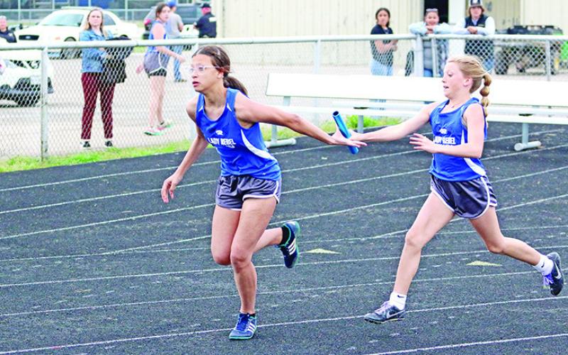 Rebels, Bulldogs shine at District 16-2A Junior High Track Meet