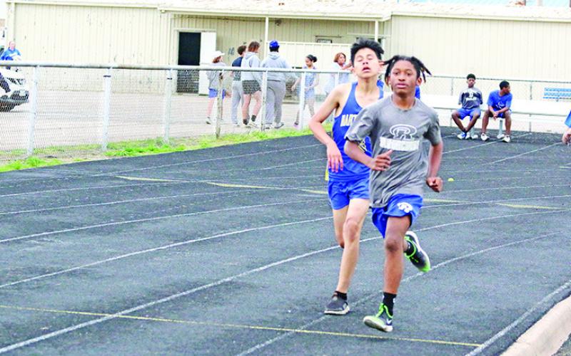 Rebels, Bulldogs shine at District 16-2A Junior High Track Meet