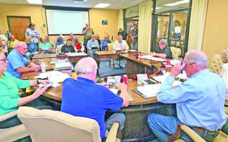 NETMWD board meets with citizens on April 28 BEE PHOTOS / NICOLE KIMBALL