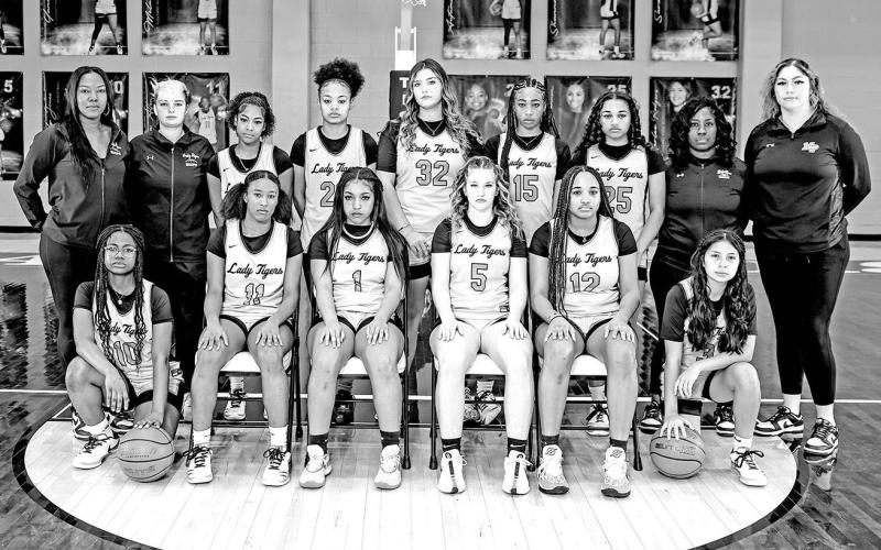 Mount Pleasant cagers clinch playoff berths
