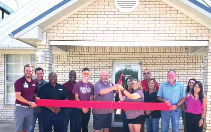 Chamber holds ribbon cutting