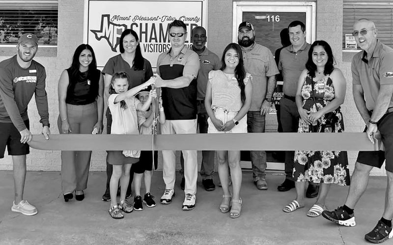 Card My Yard holds ribbon cutting