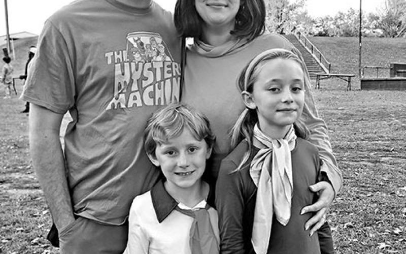 Mount Pleasant families fill Dellwood Park for Halloween Trunk or Treat