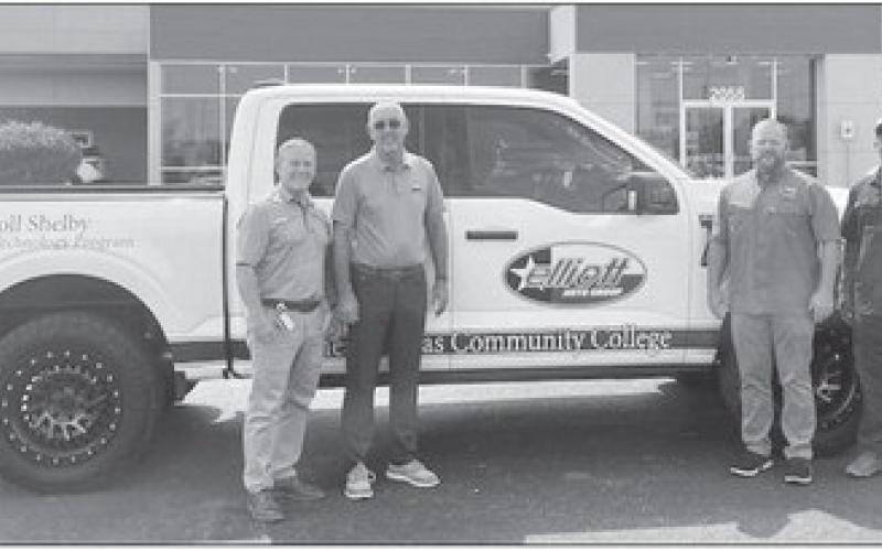 Elliott donates truck to Shelby program