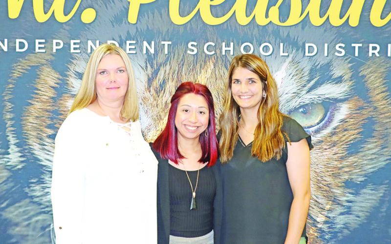 TitusCountySharedServices(lefttoright)AlyssaHawkins,StephanieDeciga,BreleeLawings