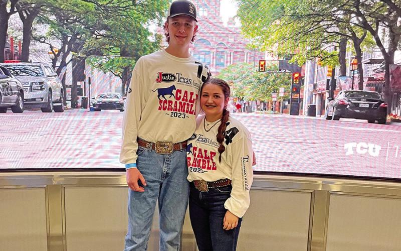 MPHS Calf Scramble participants Jonathan Dalby and Lakyn Fortenberry