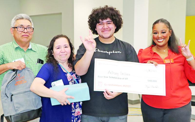 2023 University of Texas at Austin Impact Scholar presentation (L to R) Vicente Arroyo, Onelia Orellana, Anthony Orellana, Dallas Admissions Center Counselor Tyliaiah Johnson COURTESY PHOTO
