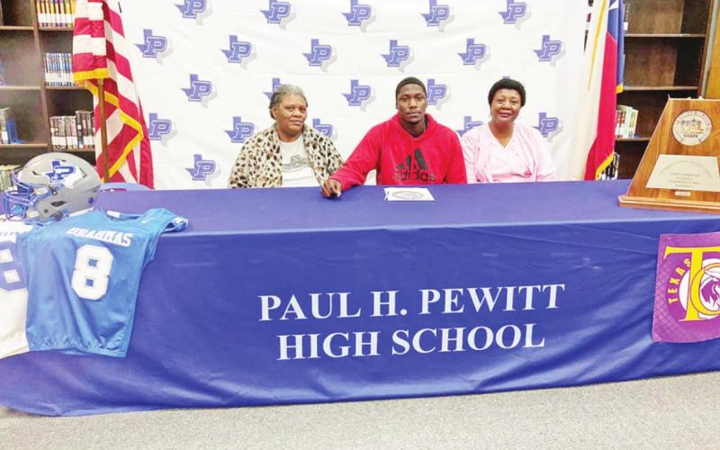 Bull to run with Steers: Hill signs with Texas College