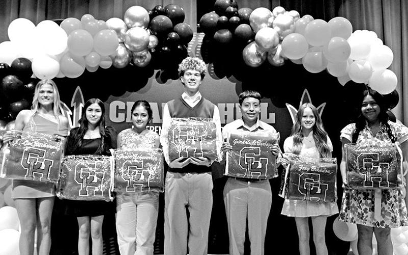 Chapel Hill High School Recognizes Students Through Academic Blanket Program