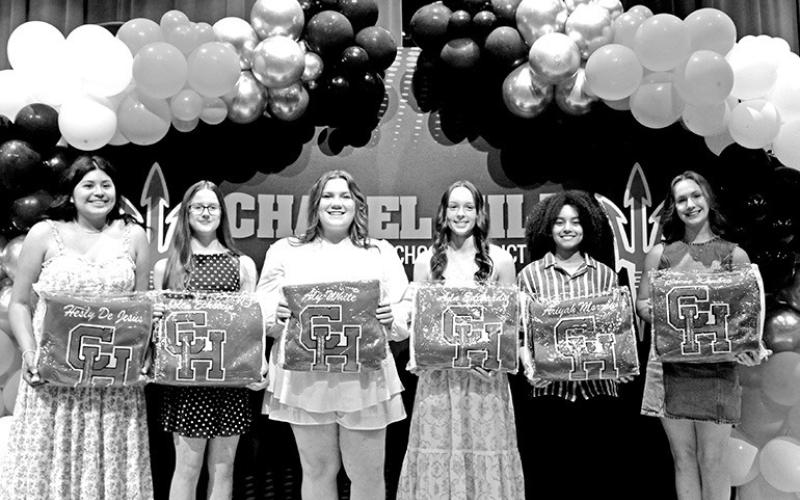 Chapel Hill High School Recognizes Students Through Academic Blanket Program