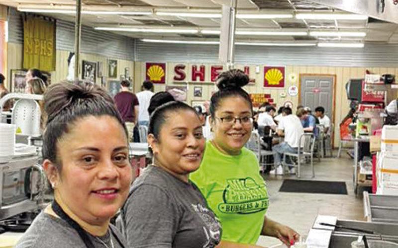 Chapel Hill welcomes seniors back to school with breakfast