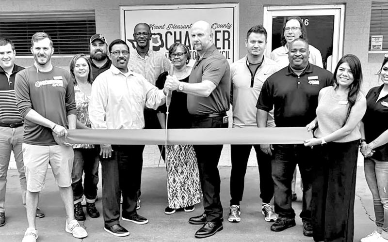RWW TEACH cuts ribbon