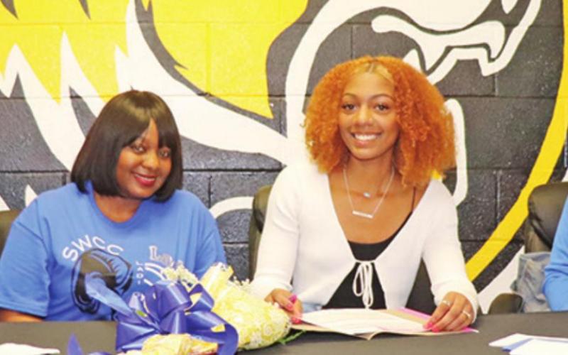 MPHS senior signs to play collegiate volleyball