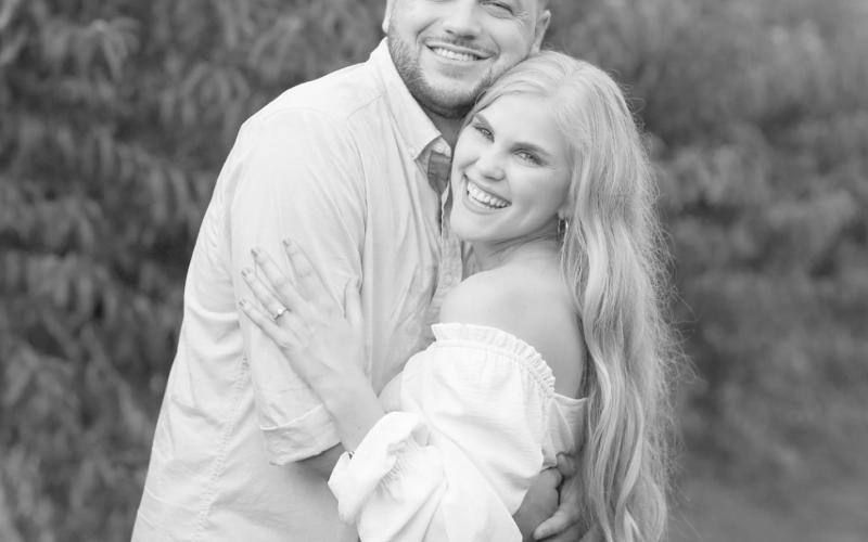 Efurd, Bell to wed