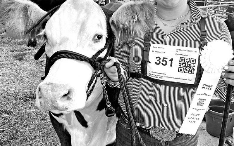 MPHS sophomore, Rebecca Dunn, with Jewel COURTESY PHOTO