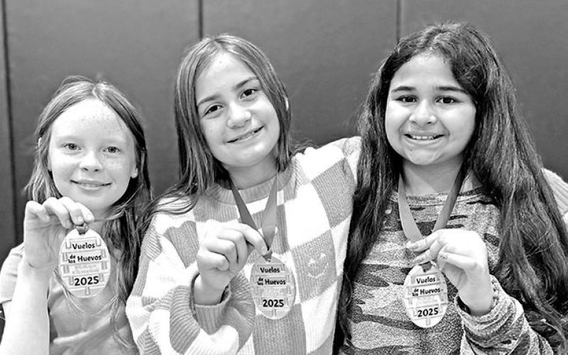 (L to R) Laura Ethridge, Hayzlie Gonzalez, Diva Desai