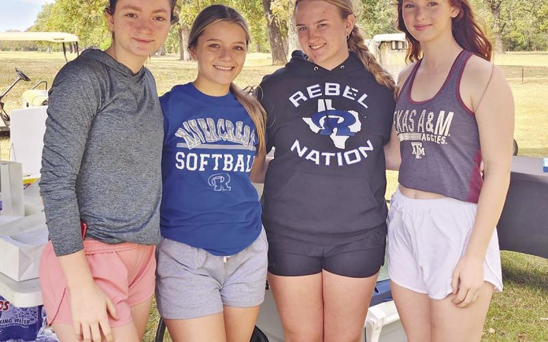 Golf tournament raises scholarship funds for Rivercrest grads