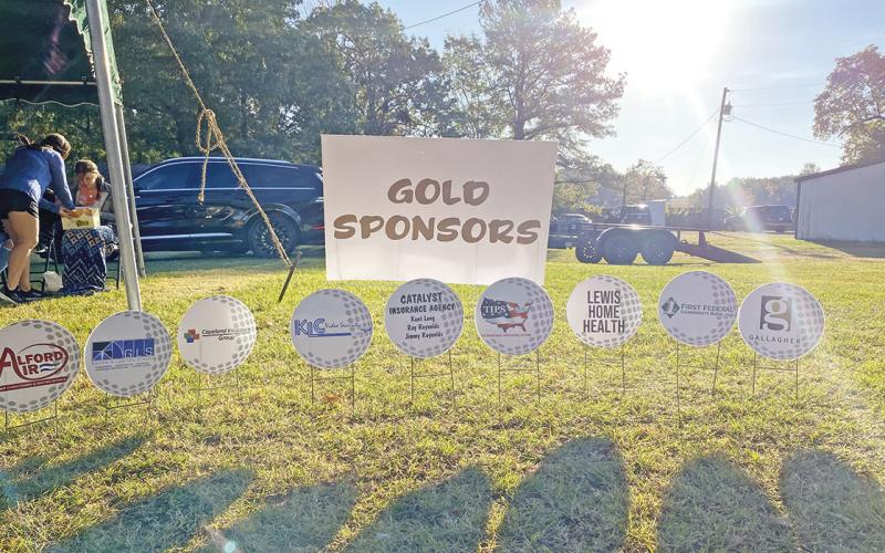 Golf tournament raises scholarship funds for Rivercrest grads