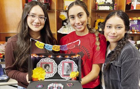 MPHS Spanish classes celebrate Día de los Muertos