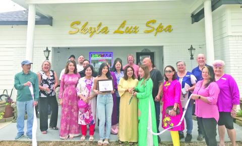 Ribbon cutting at Skyla Lux Spa with Connie Bradshaw and Jean Frankovitch of the Pittsburg Chamber of Commerce, Salina Dollinger, Lynn Dong, Amy Hua, Skyla Bui, and several of their family and friends.