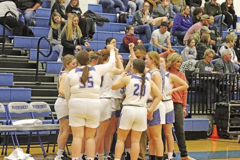 Lady Rebels extend win streak to 7; Rebels win on Williams’ late shot