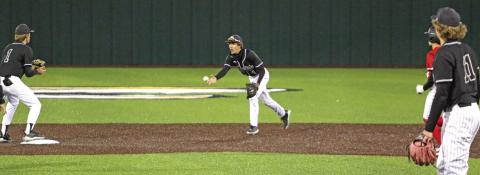 Tigers drop district matchups to Longview, Marshall