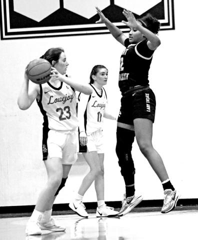 Senior Autumn Leroy (12) defends a Lovejoy player during Monday night’s bi-district game in Sulphur Springs. TRIBUNE PHOTO / MICHAEL S. MCCRACKEN