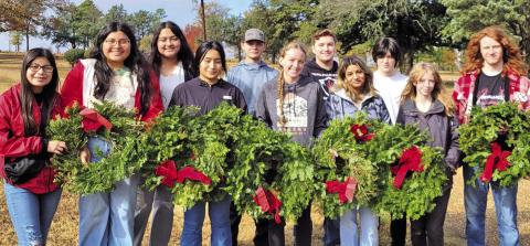 Chapel Hill HS National Honor Society participates in Wreaths Across America