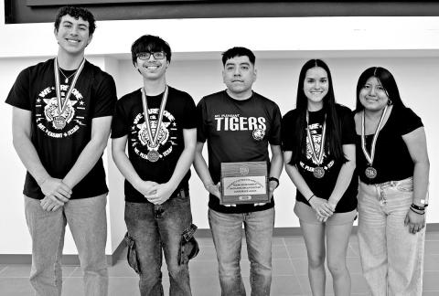 Calculator (L to R) Alessandro Greco, Julian Chancellor, Coach Osias Hernandez, Jamie Garrett, Karen Sandate