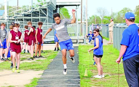Rebels, Bulldogs shine at District 16-2A Junior High Track Meet