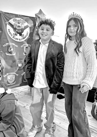 Christmas King (5th grade): Nathaniel Pina Christmas Queen (5th grade): Collins Jones